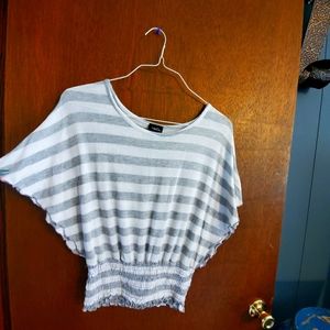 ❤ 3 for 15 ❤ Stripped shirt or crop top